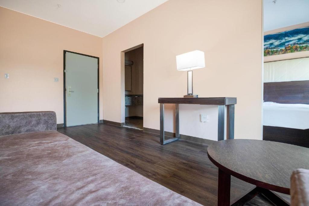 Royal Inn & Suites Adairsville 外观 照片
